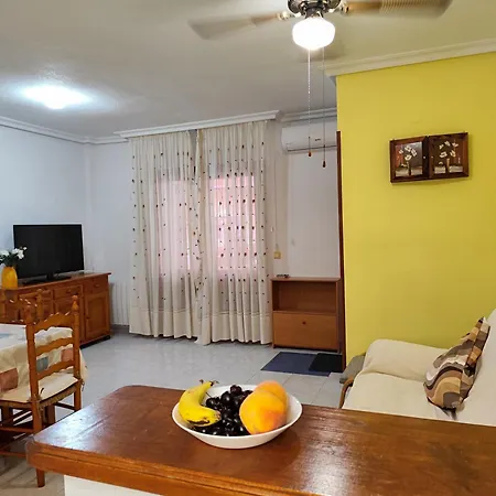 شقة Cozy Retreat With Terrace And Balcony Access