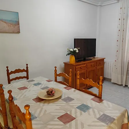 Cozy Retreat With Terrace And Balcony Access شقة *