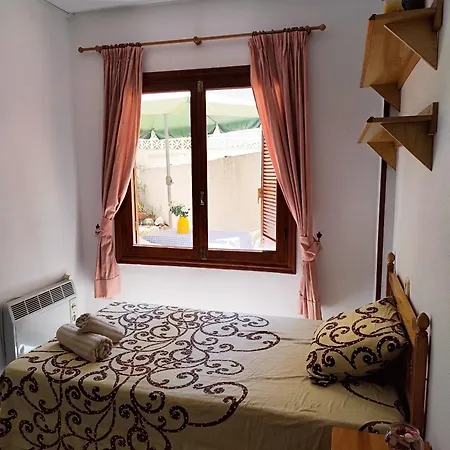 شقة Cozy Retreat With Terrace And Balcony Access تورّيفيِخا