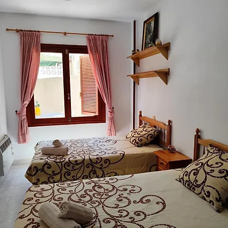 Cozy Retreat With Terrace And Balcony Access شقة تورّيفيِخا